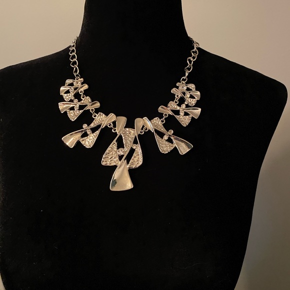 Necklace - Picture 2 of 3